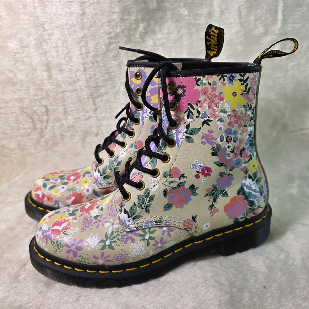 Dr. Martens 1460 Floral Bloom Lace Up Combat Boots Tan Womens 7 NWOT NEW